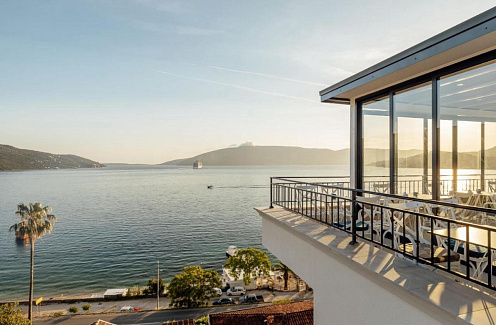 Modernes Boutique-Hotel mit Panoramablick – Luxuriöse Investition an der Adria